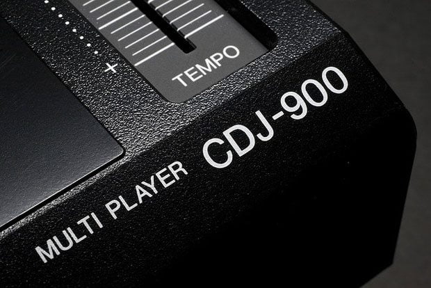 Pioneer CDJ-900 Media Player •