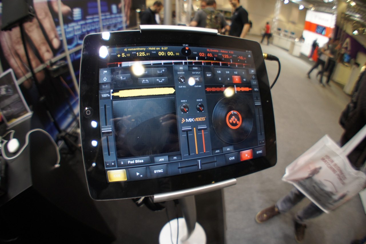 Musikmesse 2012: MixVibes Cross for iPad