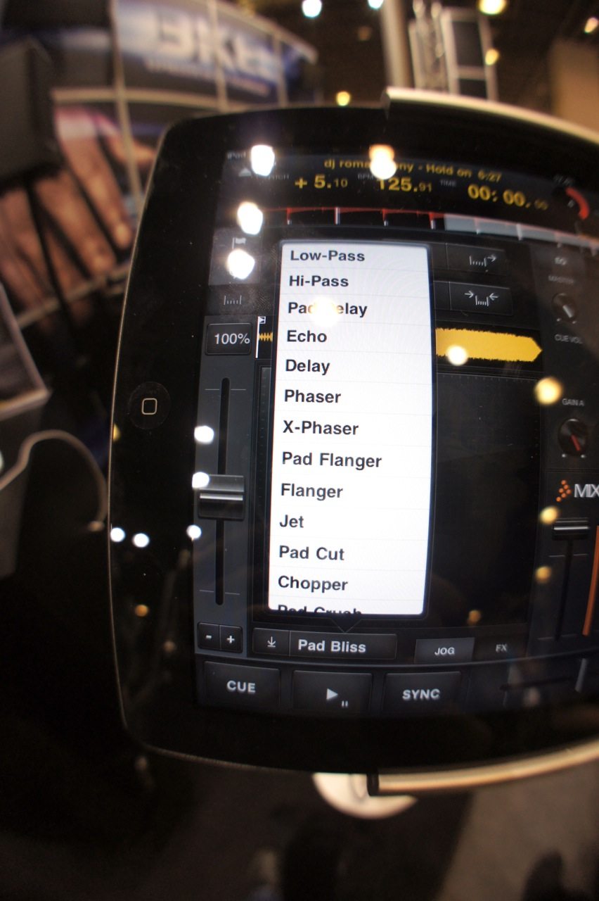Musikmesse 2012: MixVibes Cross for iPad