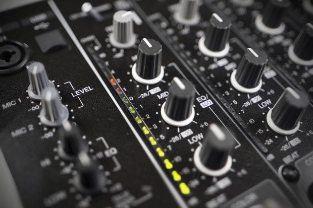 Pioneer DJM-850 4 channel DJ mixer review