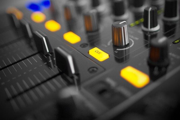 Pioneer DJM-850 4 channel DJ mixer review