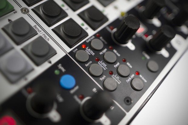 Glanzmann 4tracktrigger DJ MIDI Controller Traktor (16)