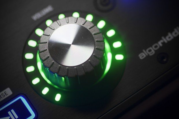 Numark IDJ Pro iOS iPad DJ Controller (16)