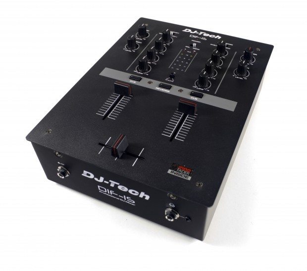 DJ Tech DIF-1S Scratch Mixer with mini innofader review (26)