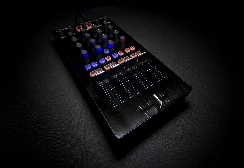 Behringer CMD Micro DJ Controller Review (2)