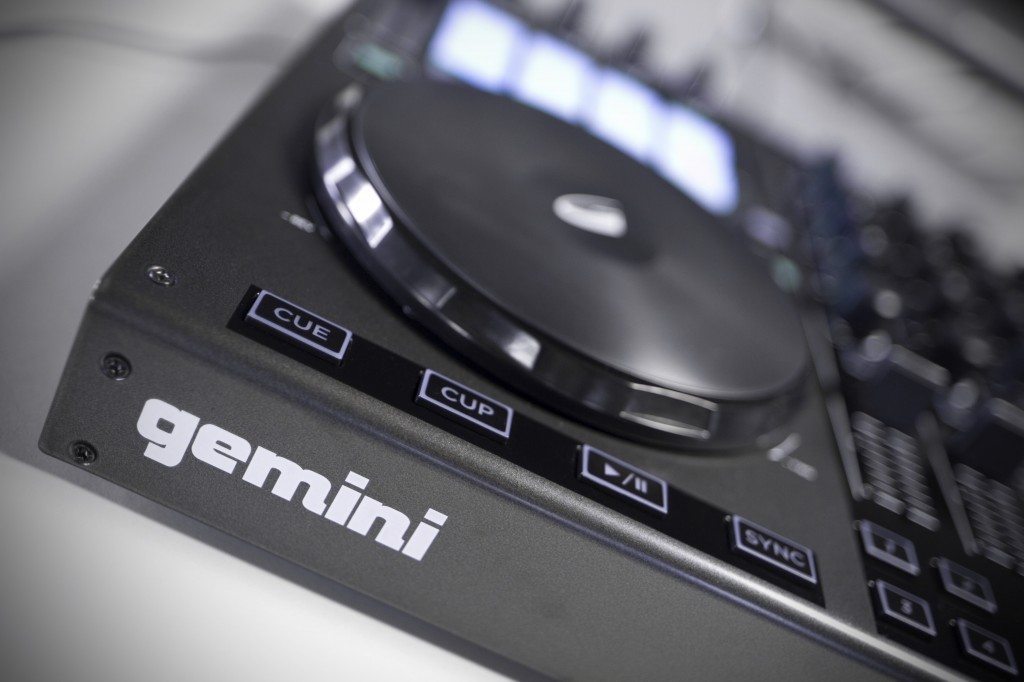 Gemini G4V 4 channel DJ controller review (23)