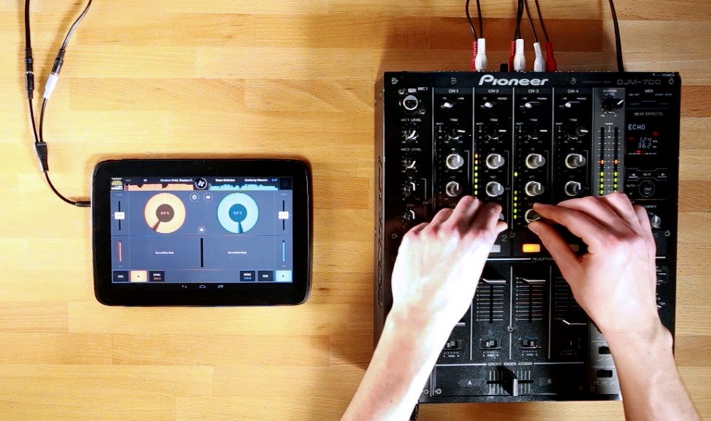 Mixvibes Cross DJ for Android External mixer