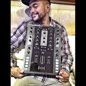 DJ Craze Traktor Kontrol Z2