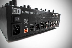 Native Instruments Traktor Kontrol Z2 Mixer (9)