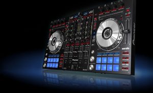 Pioneerr DDJ-SX Serato DJ Controller (1)