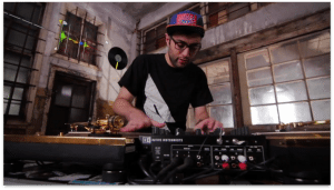 DJ Shiftee in Total Kontrol Z2 Maschine