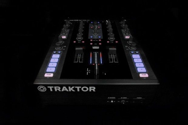 DJ Zeke video on the Native Instruments Kontrol Z2 mixer