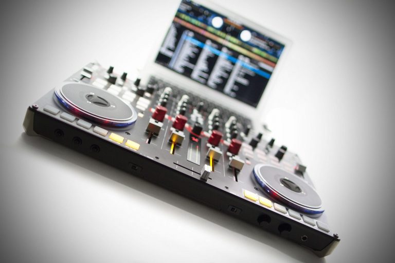Vestax VCI-400 Serato DJ upgrade