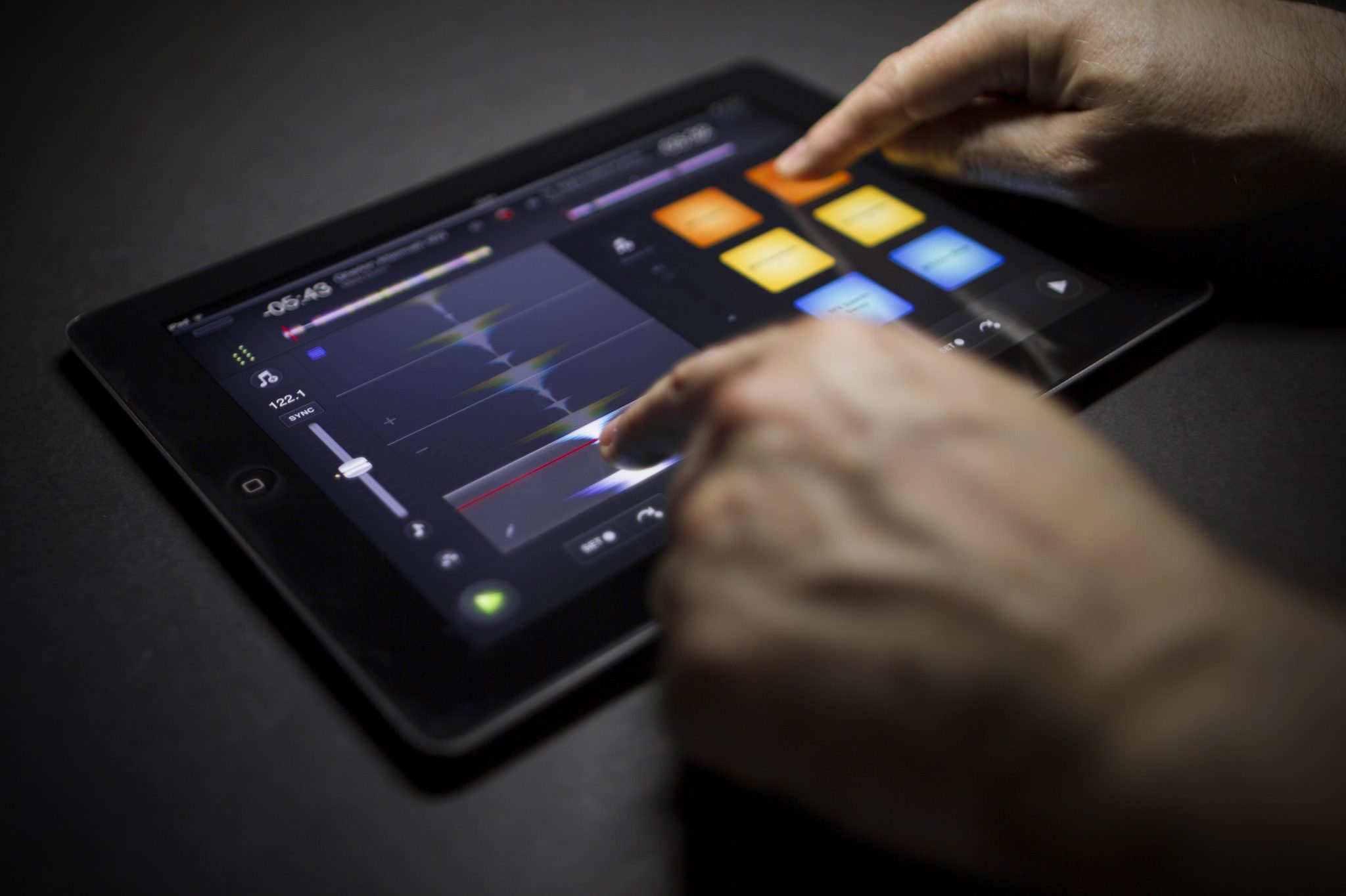 djay 2 for iPad and iPhone algoriddim ios Apple (20)