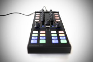 Native Instruments Traktor Kontrol X1 MK2 DJ Controller Review (4)
