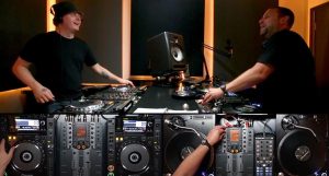 scratch perverts Pioneer plx-1000 turntable