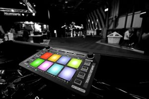 Reloop neon serato DJ controller