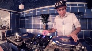 DJ shiftee Drop Top curl up