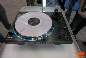 NAMM 2016 Denon DJ VL12 turntable (2)