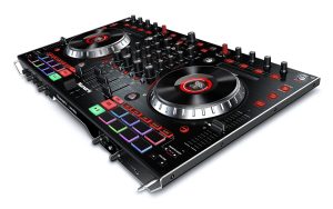 Numark NS6II Serato DJ Controller (1)