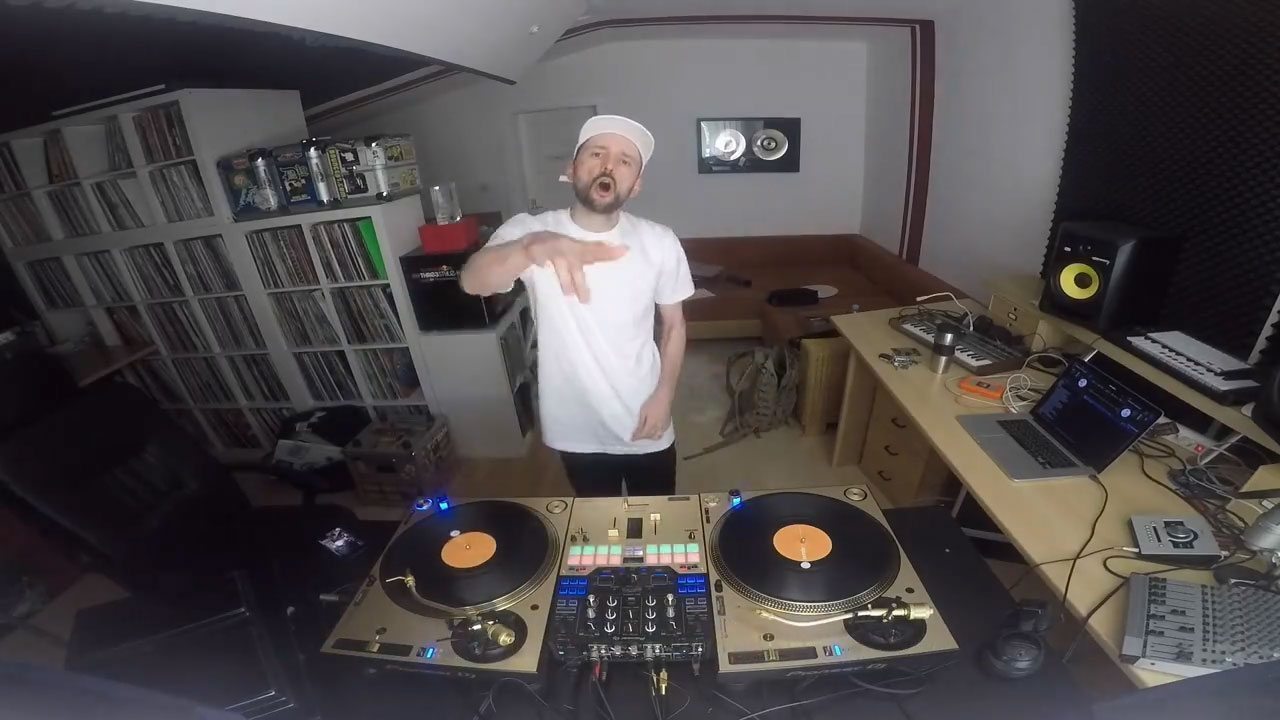 ESKEI83's Red Bull 3Style 2017 entry — the ultimate mic drop