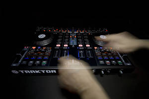 Native Instruments Traktor Kontrol S4 mk1 controller (36)