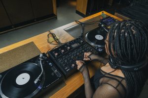 AlphaTheta-Pioneer-Rotary-Mixer-